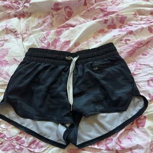 Vouri Camo Black Shorts.